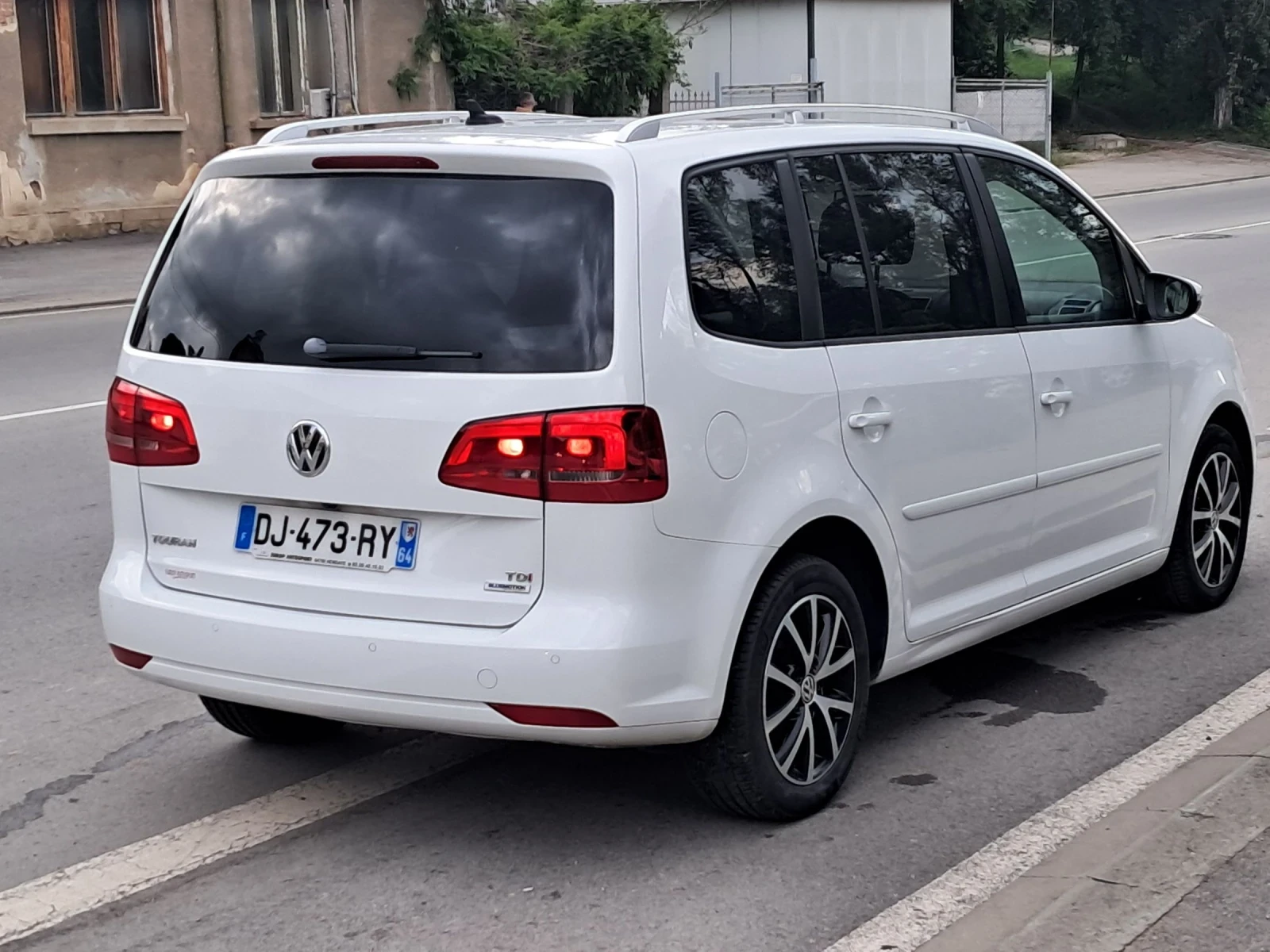 VW Touran 1.6TDI AUTOMAT  - изображение 7