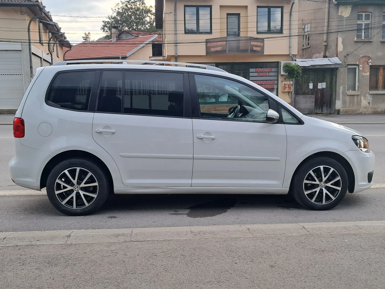VW Touran 1.6TDI AUTOMAT  - изображение 8