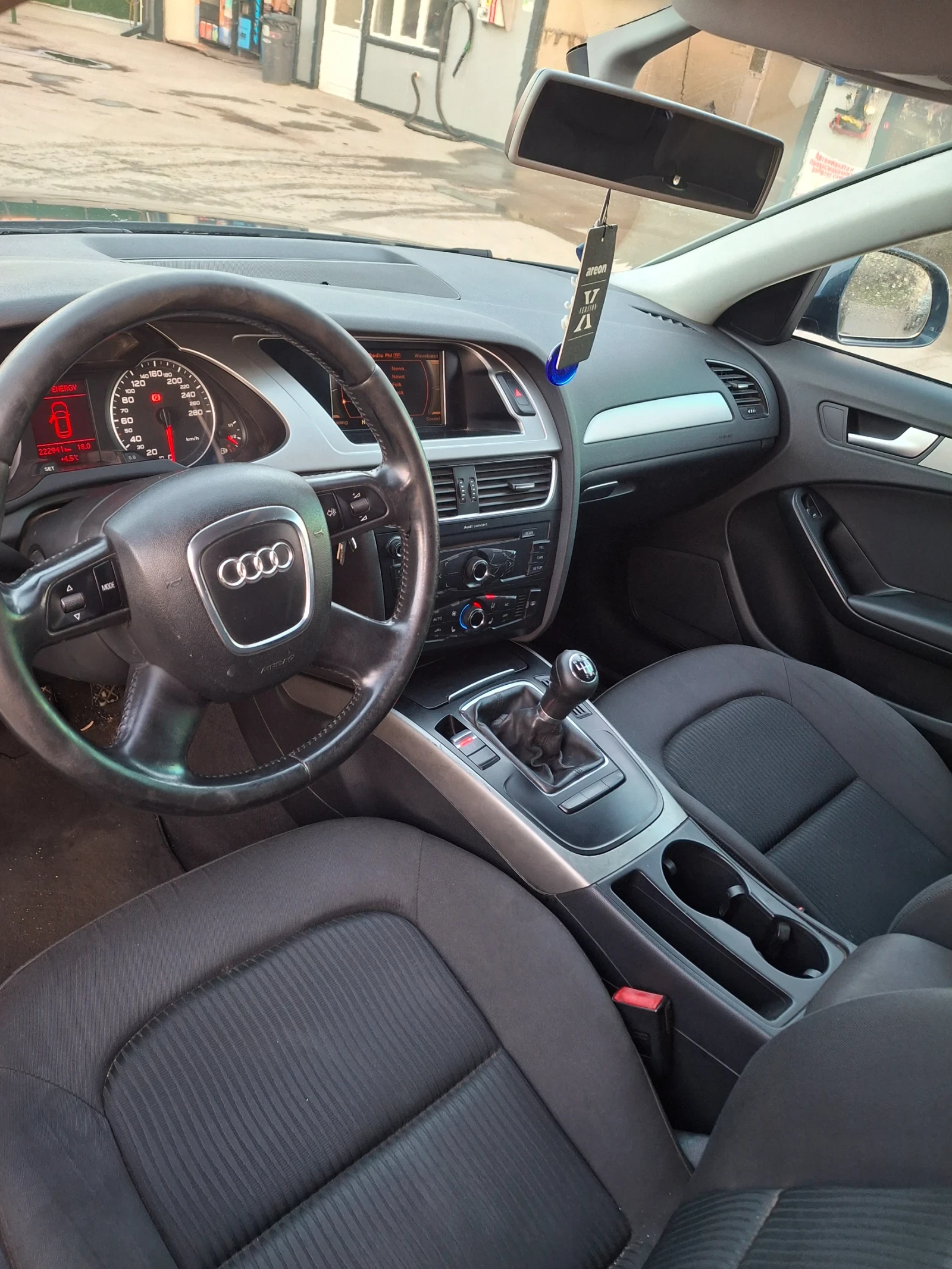 Audi A4 2.0 TDI 143 к.с, снимка 12 - Автомобили и джипове - 53760631