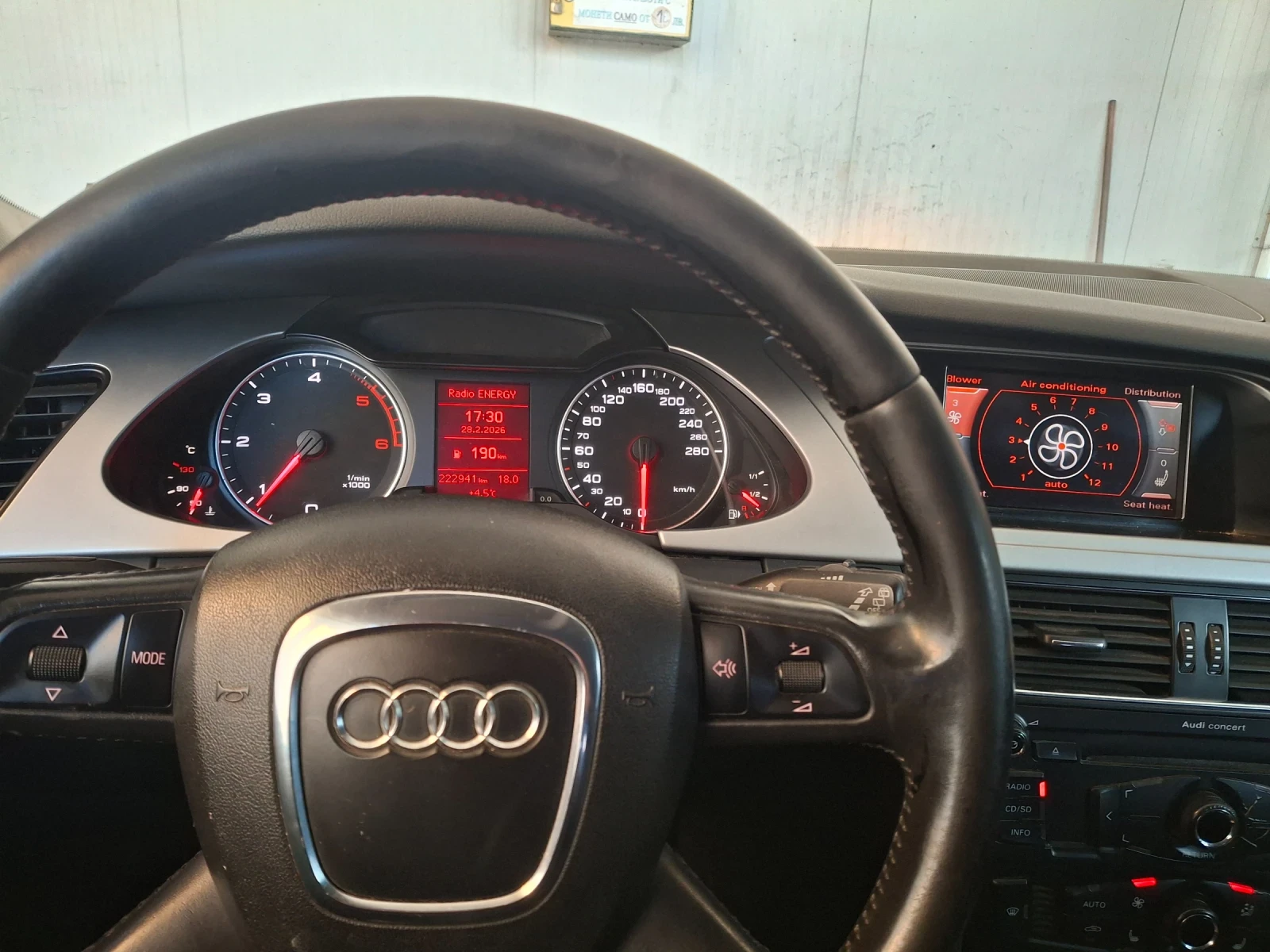 Audi A4 2.0 TDI 143 к.с - изображение 10
