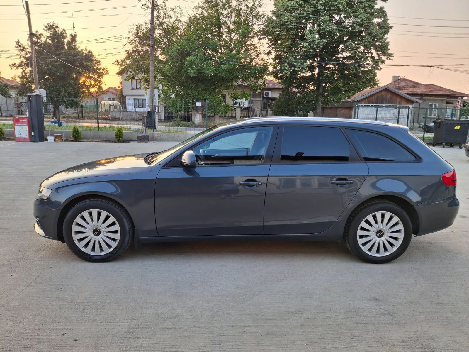 Audi A4 2.0 TDI 143 к.с - изображение 7