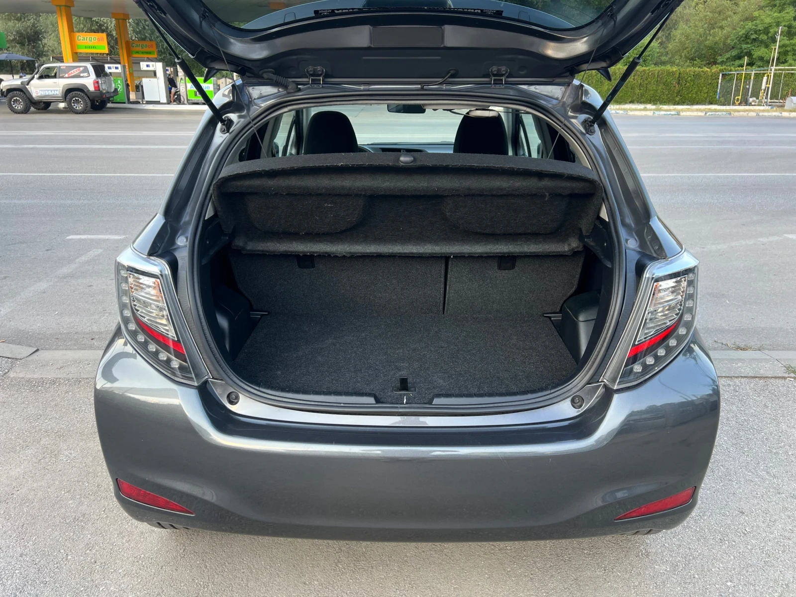 Toyota Yaris 1.33i ШВЕЙЦАРИЯ - изображение 5