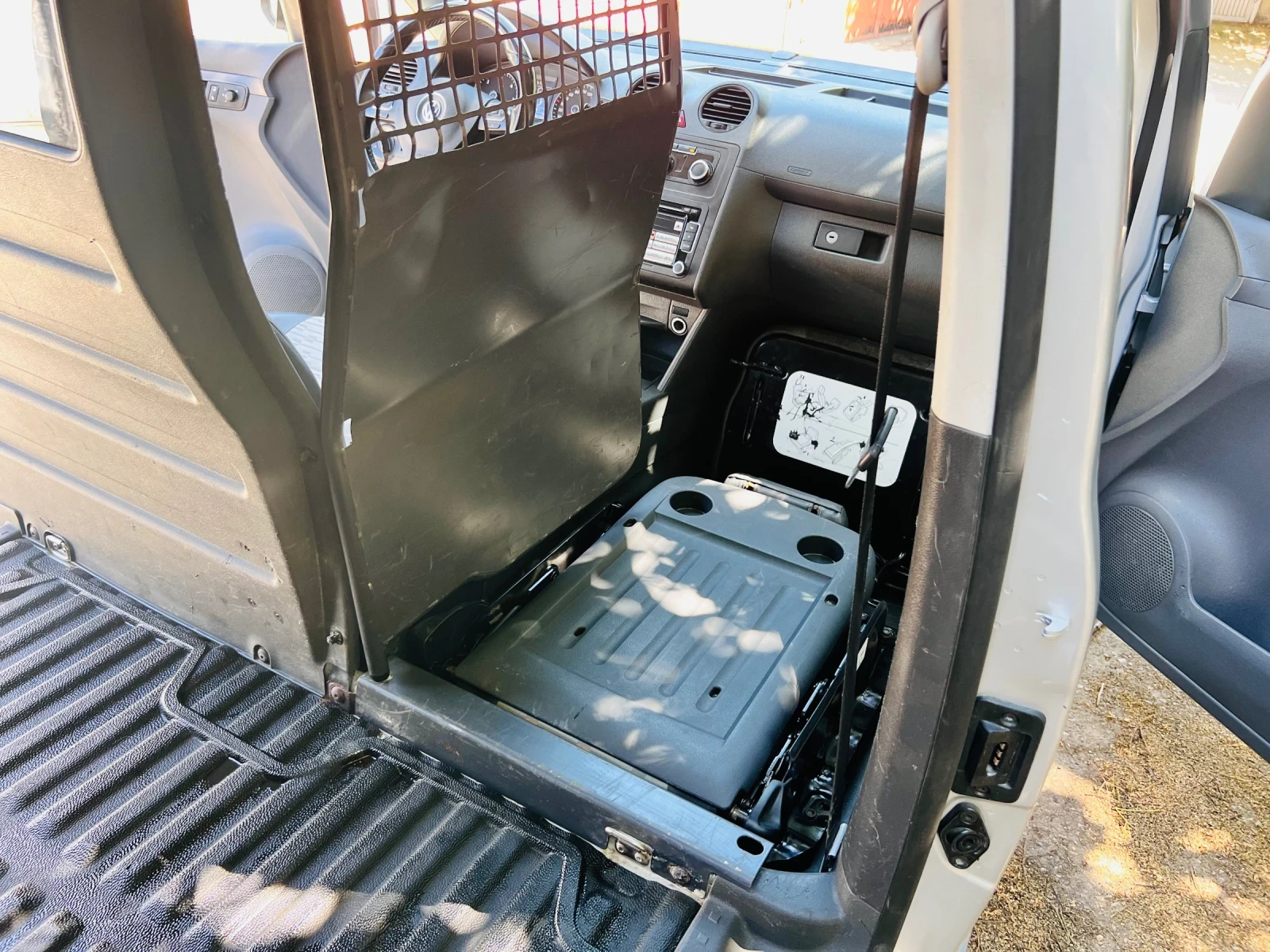 VW Caddy 2000TDI 4* 4 - изображение 10
