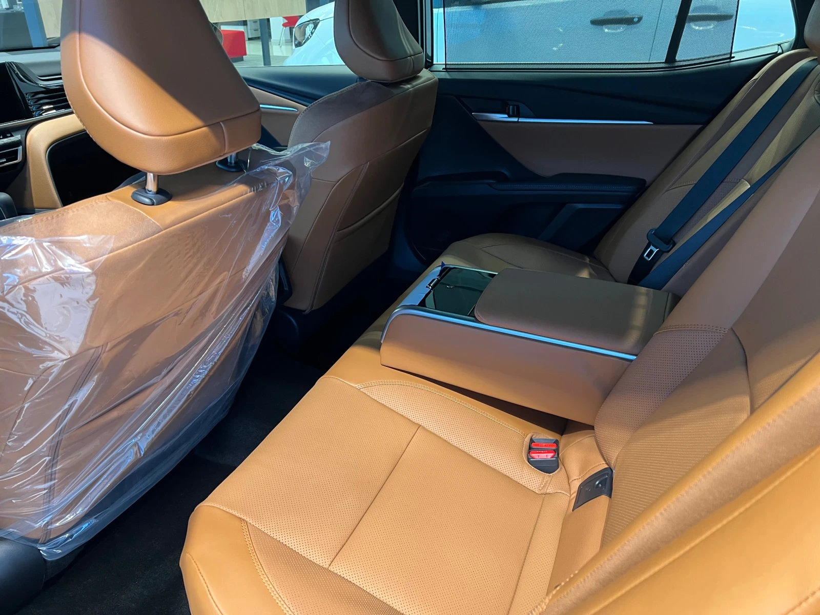 Toyota Camry 2.5H Luxury  - изображение 8