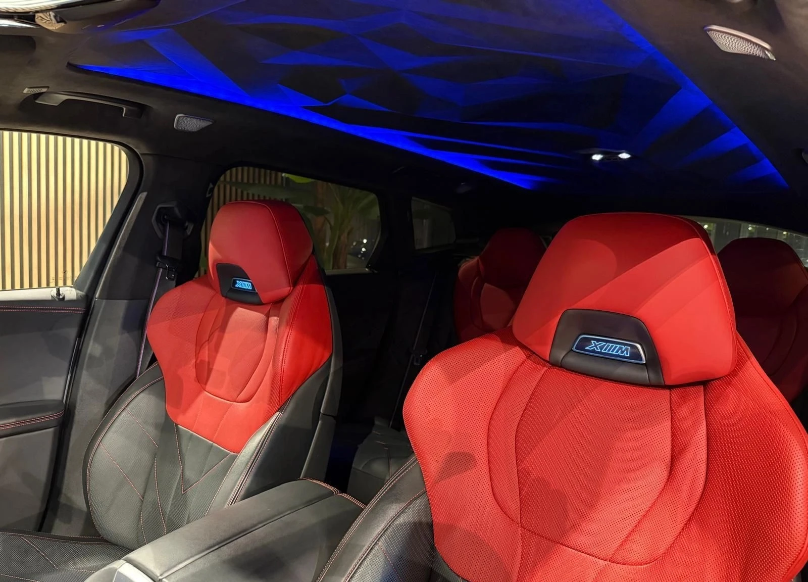 BMW XM Label Red 4.4 V8 Plug-in Hybrid xDrive - изображение 4