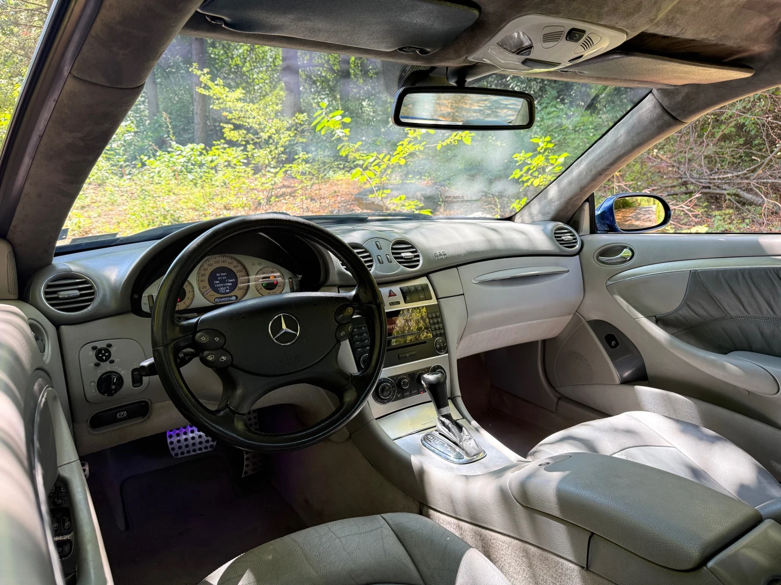 Mercedes-Benz CLK 270cdi, снимка 4 - Автомобили и джипове - 54136376