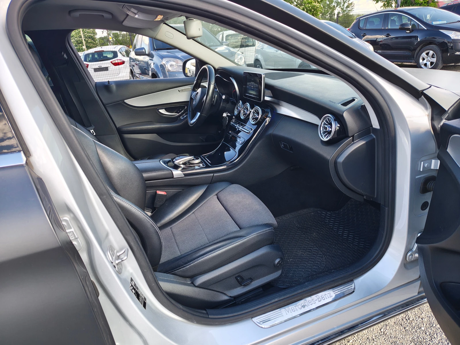 Mercedes-Benz C 220 4 MATIC, снимка 13 - Автомобили и джипове - 54555009