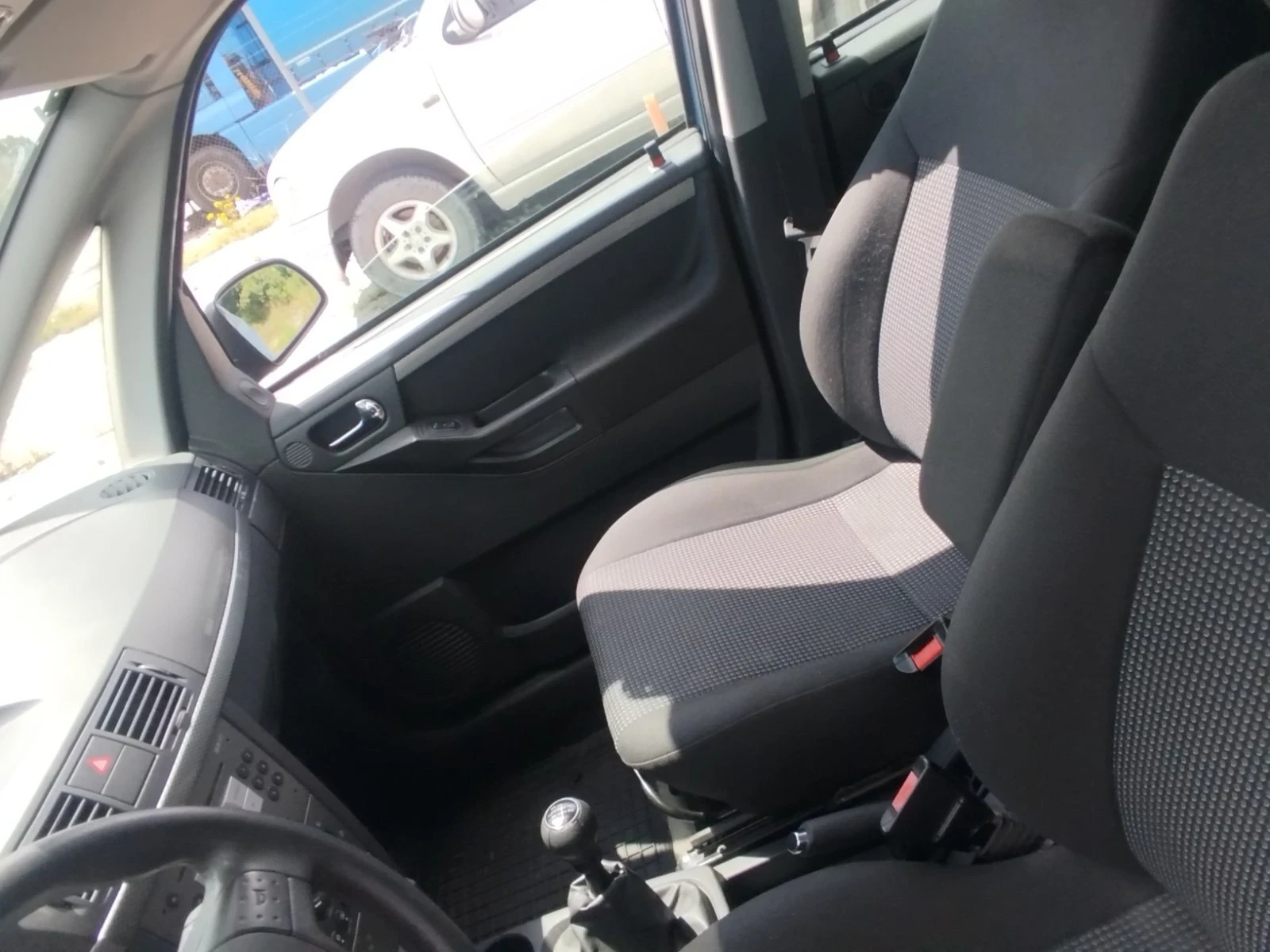 Opel Meriva, снимка 3 - Автомобили и джипове - 54953089
