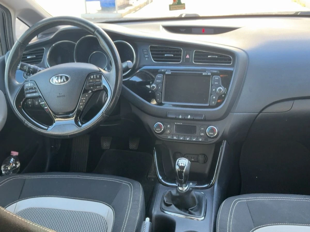 Kia Ceed, снимка 8 - Автомобили и джипове - 55573494