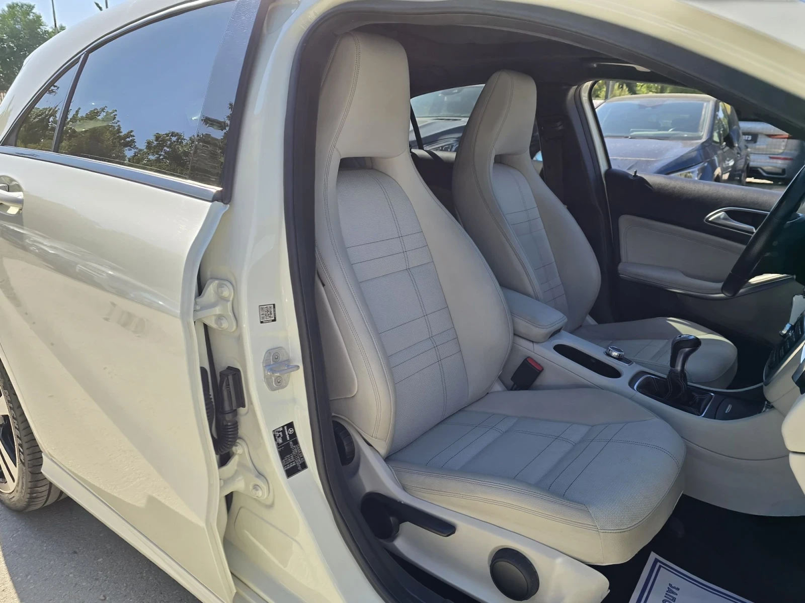 Mercedes-Benz A 160 CDI 105к.с Панорама Кожа , снимка 11 - Автомобили и джипове - 55830561