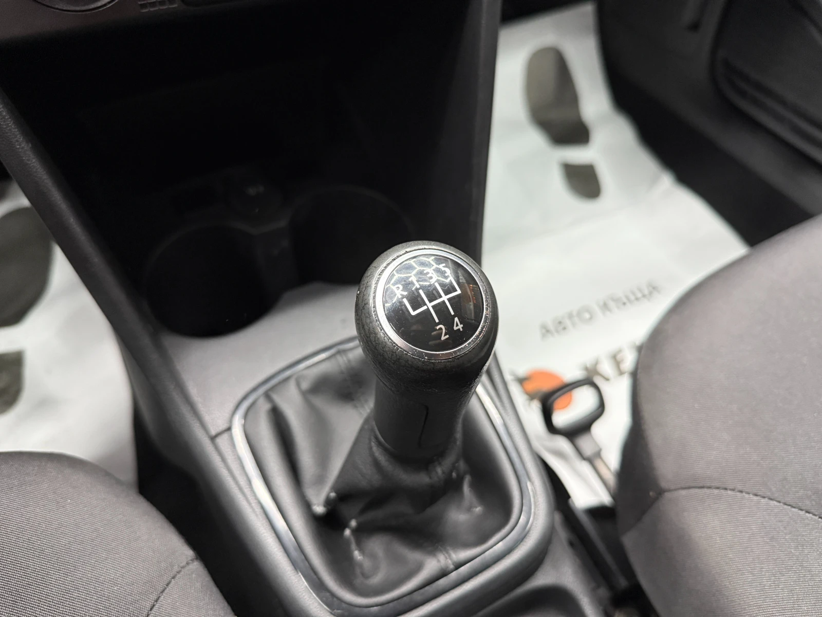 VW Polo 1.2i 60 к.с., снимка 11 - Автомобили и джипове - 56007716