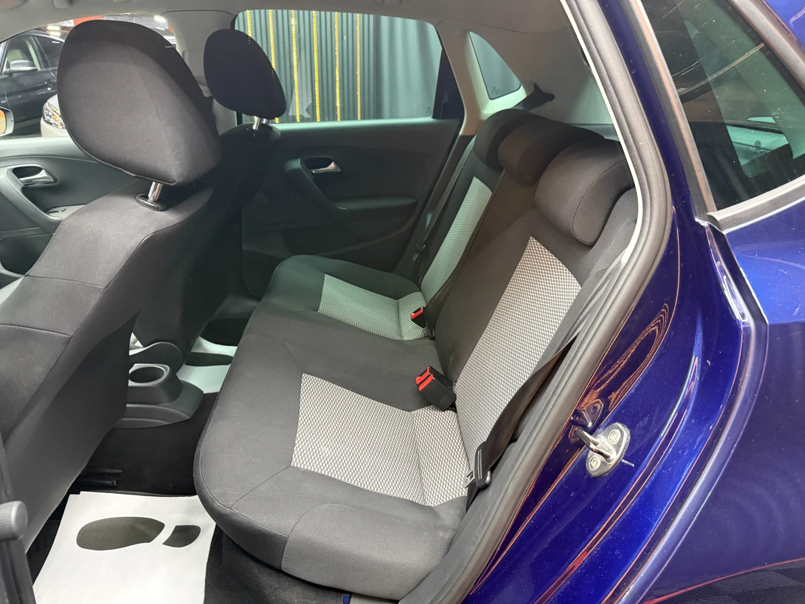 VW Polo 1.2i 60 к.с., снимка 8 - Автомобили и джипове - 56007716