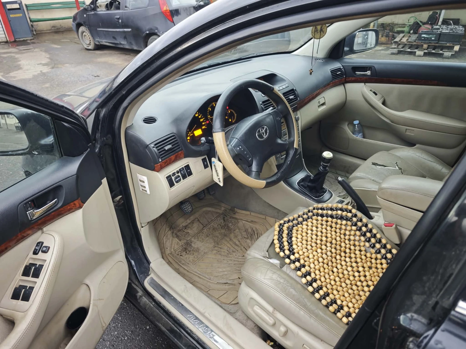 Toyota Avensis 2.2 D-CAT, снимка 5 - Автомобили и джипове - 56471828