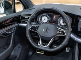 VW Touareg 3.0TDI R-Line Black Style V6 TDI 4Motion, снимка 10 - Автомобили и джипове - 43394338