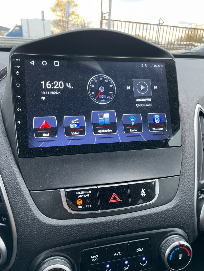 Hyundai IX35 1.6 бензин навигация кожа , снимка 13 - Автомобили и джипове - 52368411