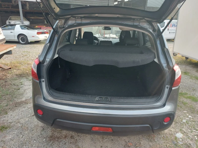 Nissan Qashqai 1.6 бензин навигация 360 градуса камера ШВЕЙЦАРЯ , снимка 8 - Автомобили и джипове - 53065539
