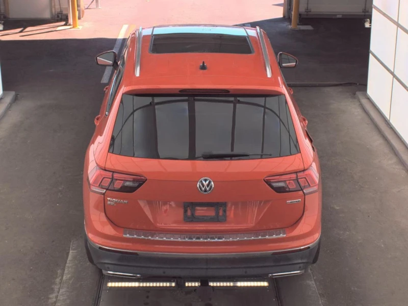 VW Tiguan Lane assist* Keyless* 7 Местна* Fender Музика* 4Х4, снимка 5 - Автомобили и джипове - 52317899