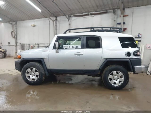 Toyota Fj cruiser 4x4* Автоматик* Идеален за Газ* Крайна цена - 17800 лв. - 31805571 | Car24.bg