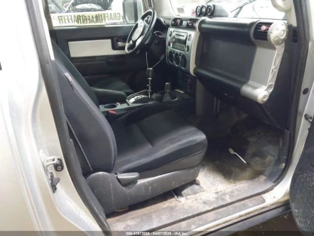 Toyota Fj cruiser 4x4* Автоматик* Идеален за Газ* Крайна цена - изображение 7
