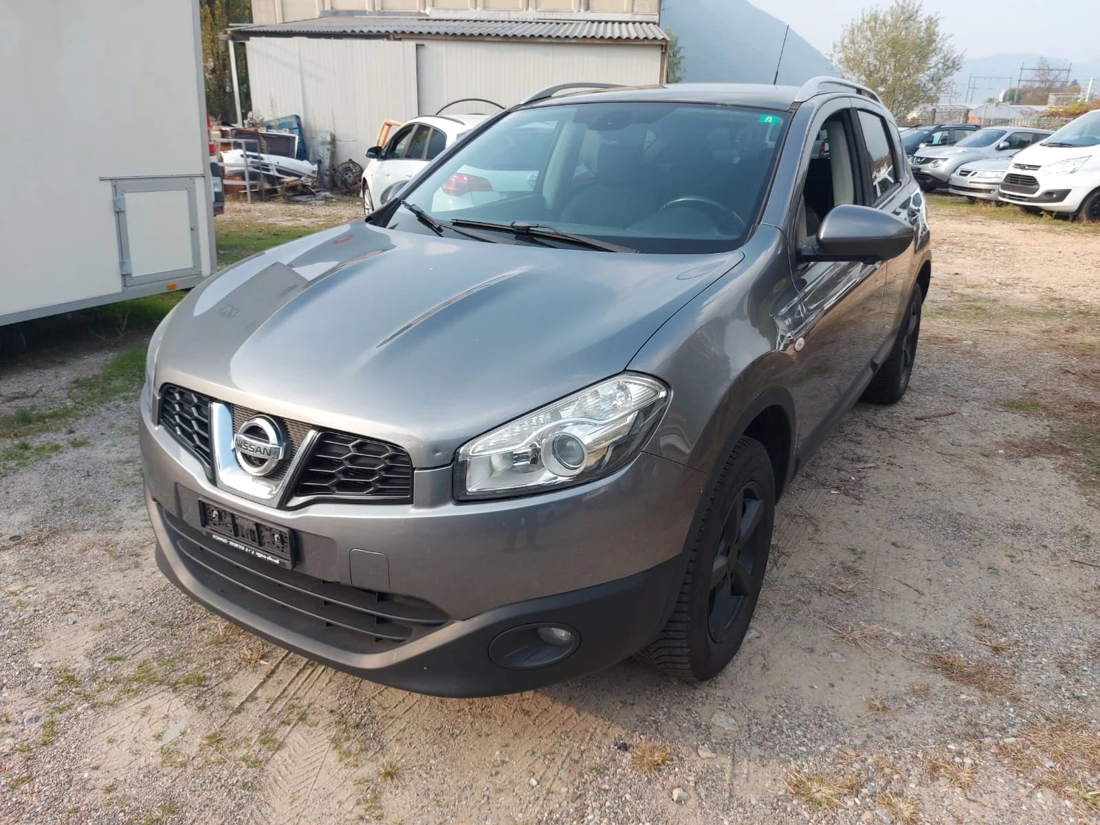 Nissan Qashqai 1.6 бензин навигация 360 градуса камера ШВЕЙЦАРЯ , снимка 1