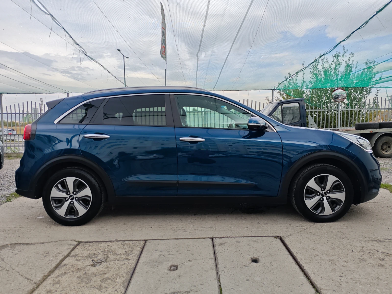 Kia Niro 1.6* Hybrid* Euro* 6B* Executive* * *  - изображение 7