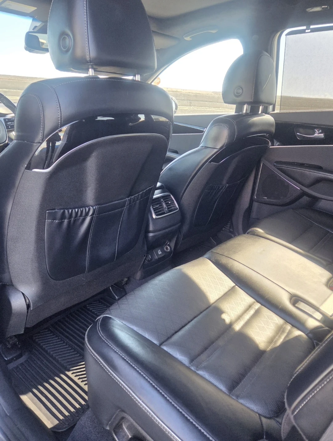 Kia Sorento SXL* 360* ПАНО* 4x4* Keyless* V6* Harman* Distroni, снимка 15 - Автомобили и джипове - 53747561