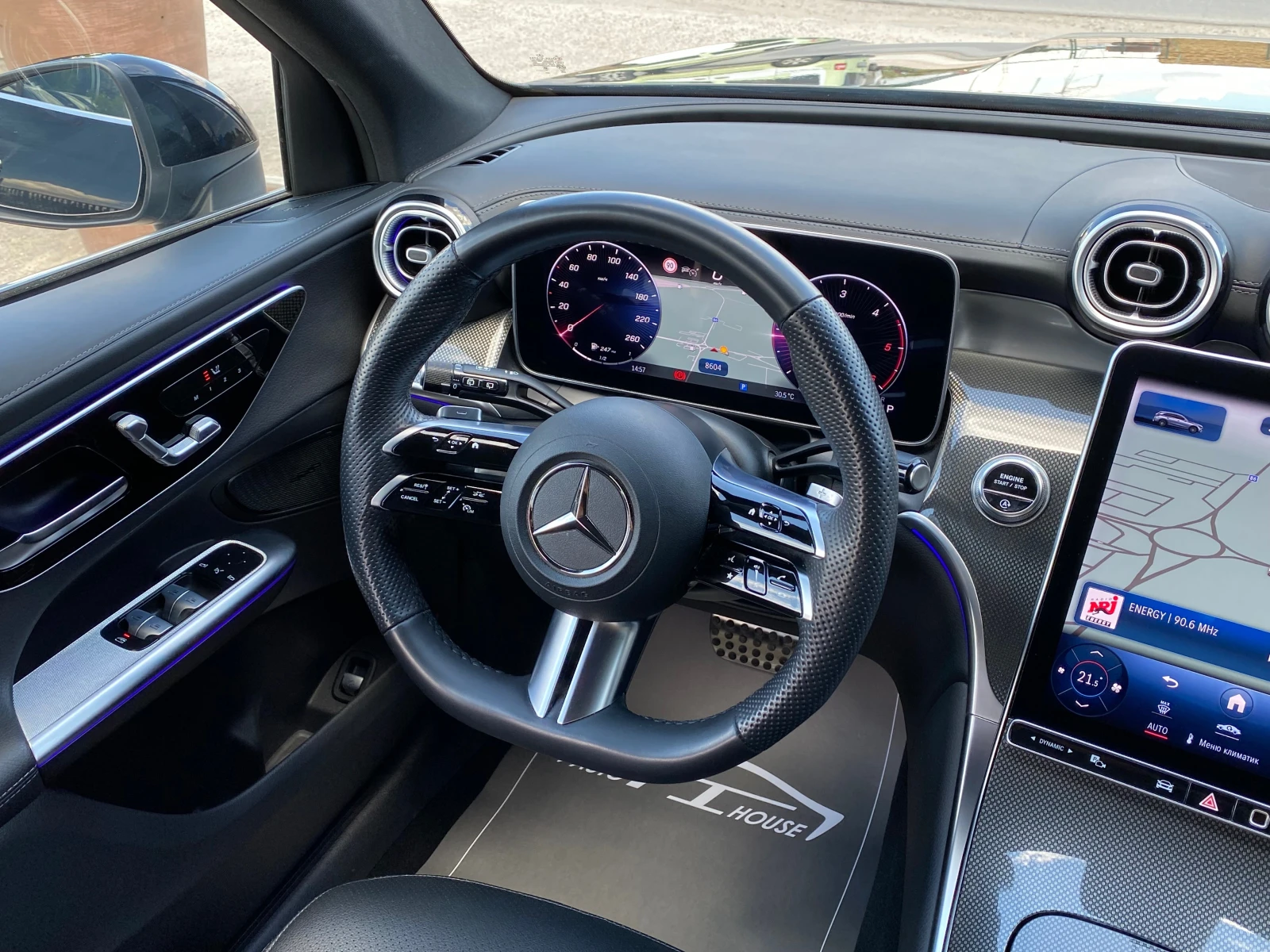 Mercedes-Benz GLC 220 AMG* Key GO* Dis* Digital Light* , снимка 13 - Автомобили и джипове - 55221465