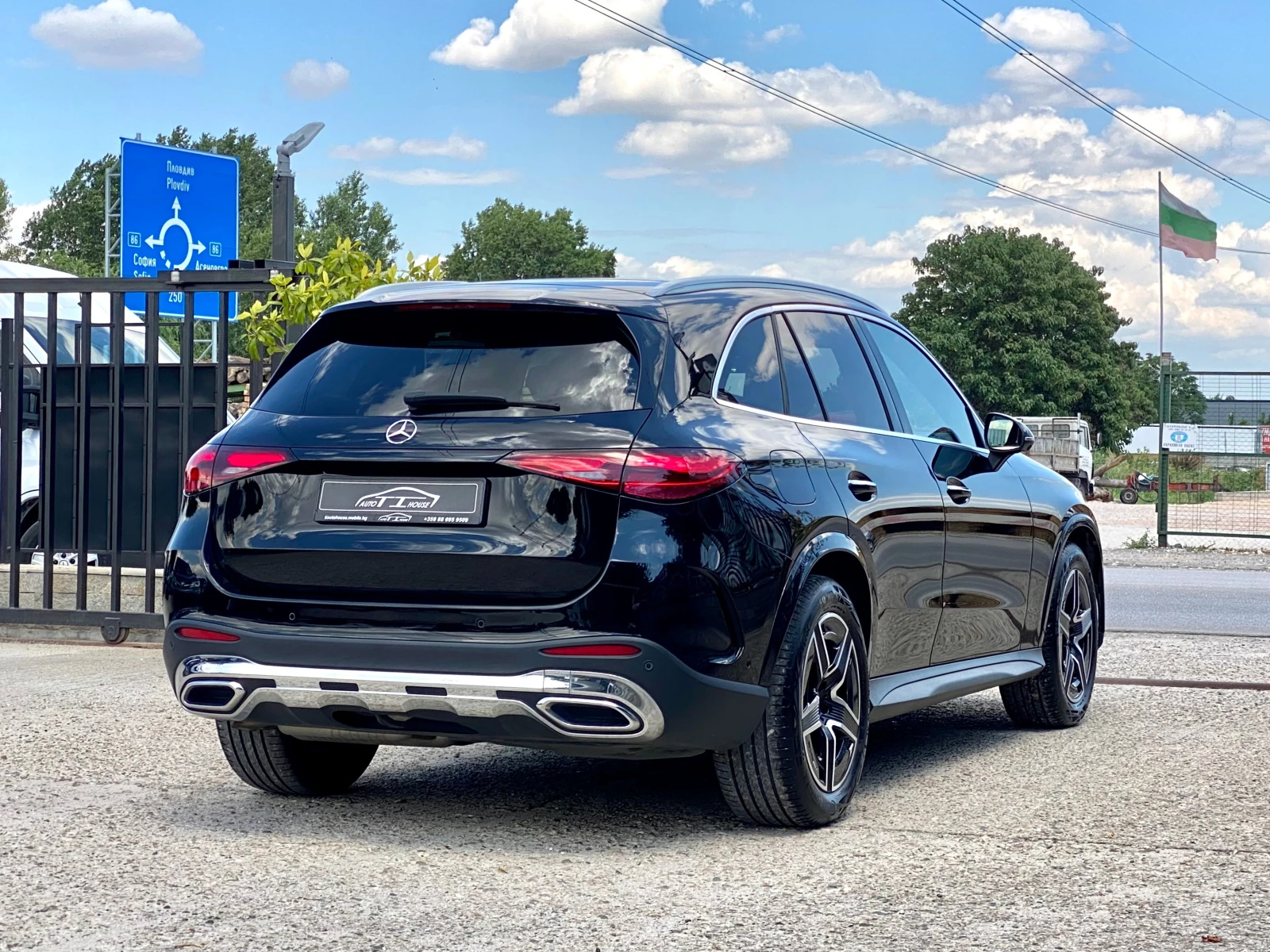 Mercedes-Benz GLC 220 AMG* Key GO* Dis* Digital Light* , снимка 2 - Автомобили и джипове - 55221465