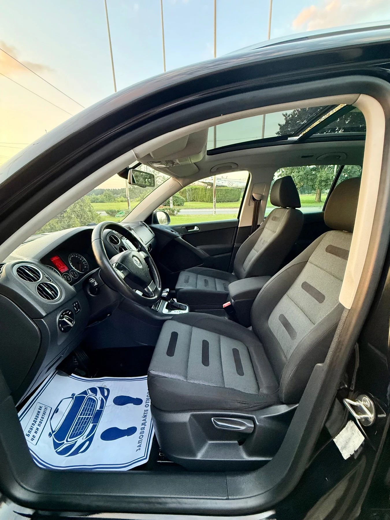 VW Tiguan Панорама Автомат NAVI, снимка 12 - Автомобили и джипове - 55540840