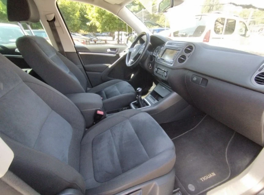 VW Tiguan 2.0 tsi/4Motion/Швейцария , снимка 12 - Автомобили и джипове - 56303603