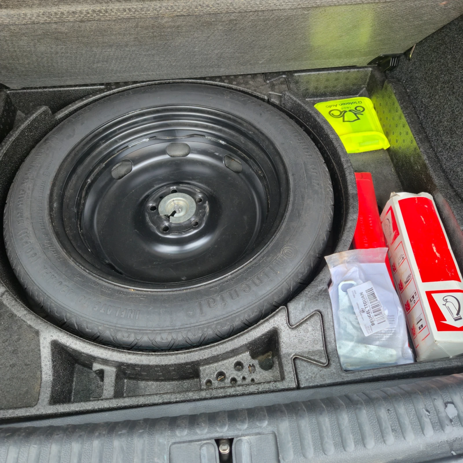 VW Tiguan 2.0 TDi 4 MOTION, снимка 14 - Автомобили и джипове - 56665908
