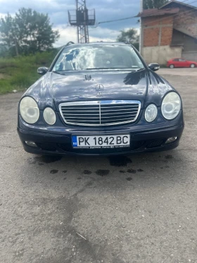 Mercedes-Benz E 220 Комби, снимка 1