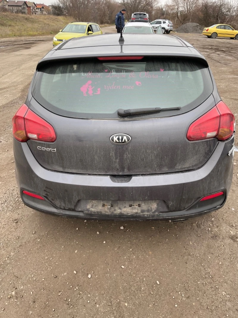 Kia Ceed 1.4, снимка 4 - Автомобили и джипове - 38909624