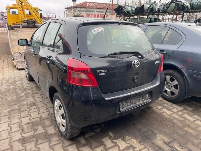 Toyota Yaris 1.0, снимка 1 - Автомобили и джипове - 39027729