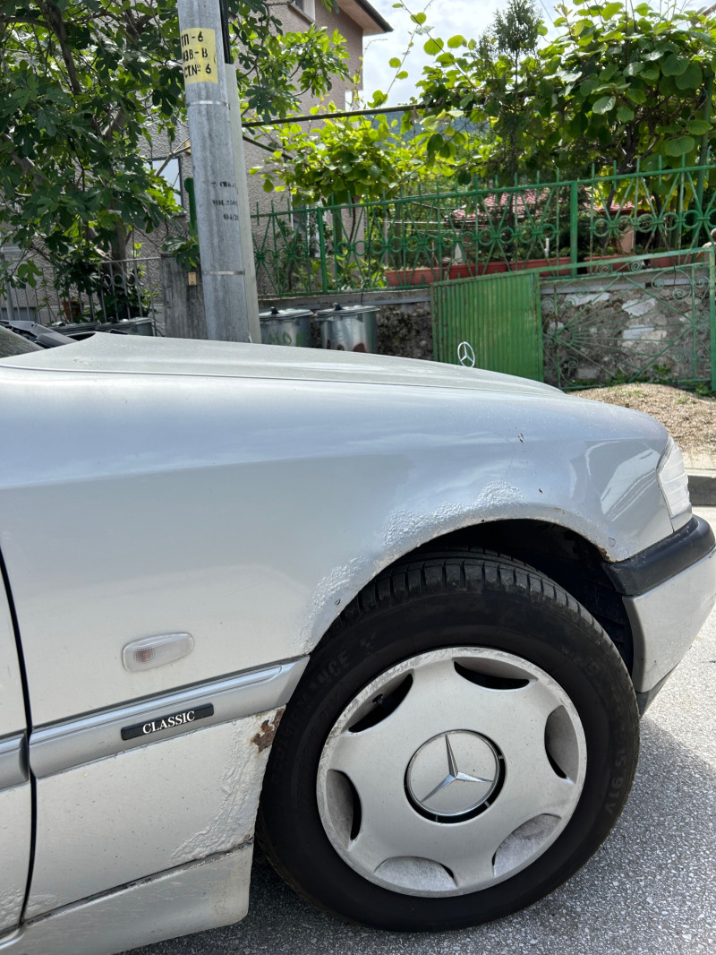 Mercedes-Benz C 220, снимка 3 - Автомобили и джипове - 45697347