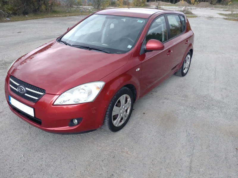 Kia Ceed 1.6, снимка 2 - Автомобили и джипове - 47465216