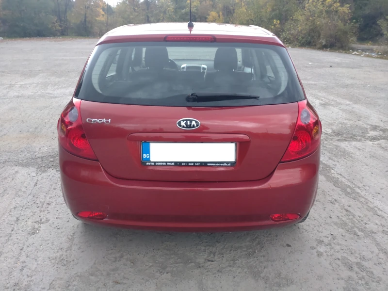 Kia Ceed 1.6, снимка 5 - Автомобили и джипове - 47465216