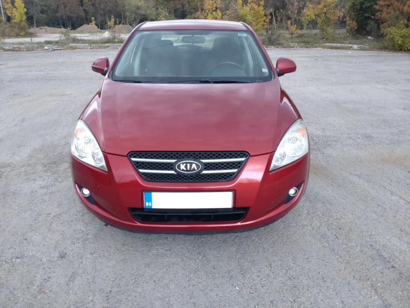 Kia Ceed 1.6, снимка 3 - Автомобили и джипове - 47465216