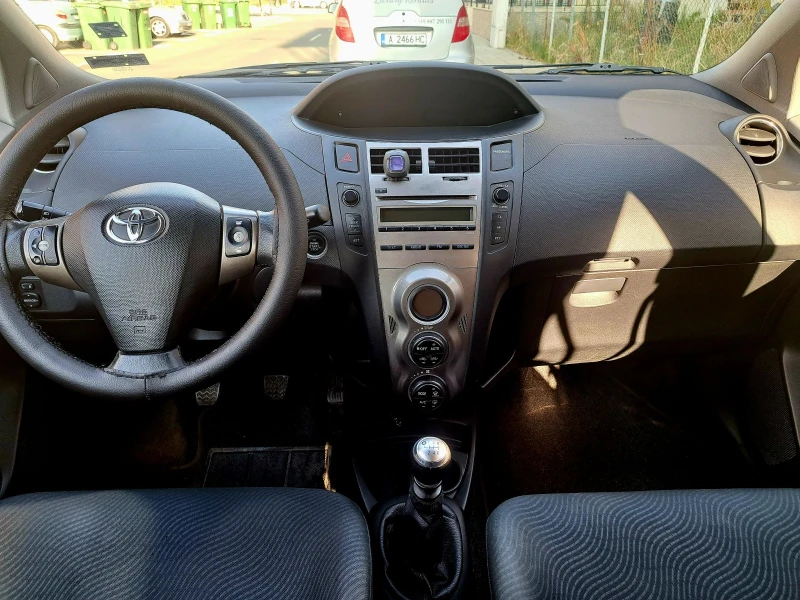 Toyota Yaris 1.33 фейс , снимка 10 - Автомобили и джипове - 48516269