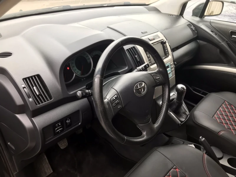 Toyota Corolla verso 2.2 DCAT 177ps, снимка 3 - Автомобили и джипове - 48910707