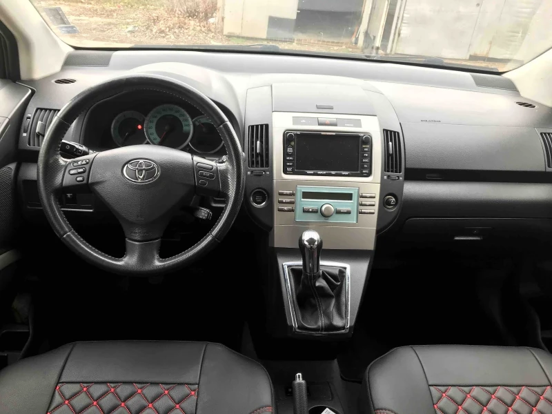 Toyota Corolla verso 2.2 DCAT 177ps, снимка 12 - Автомобили и джипове - 48910707