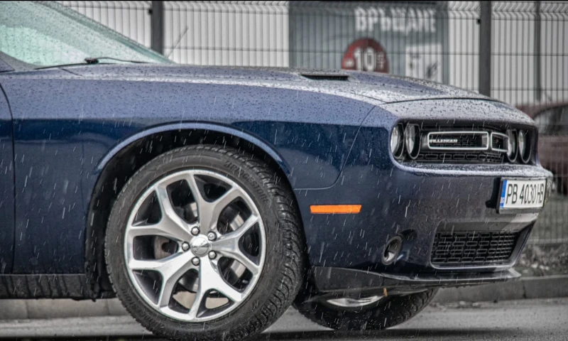 Dodge Challenger, снимка 2 - Автомобили и джипове - 50347215