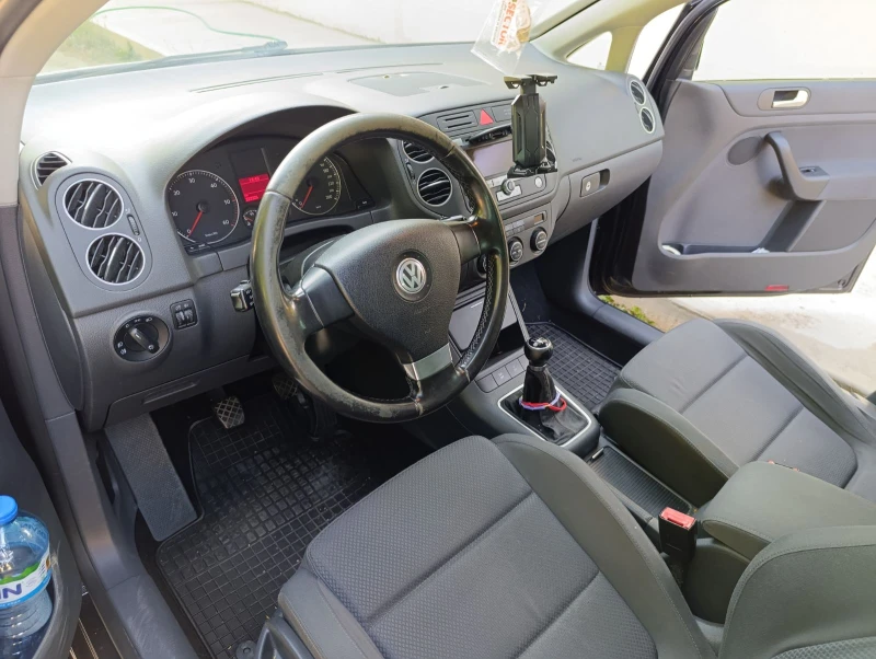 VW Golf Plus 2.0 TDI, снимка 10 - Автомобили и джипове - 52299717