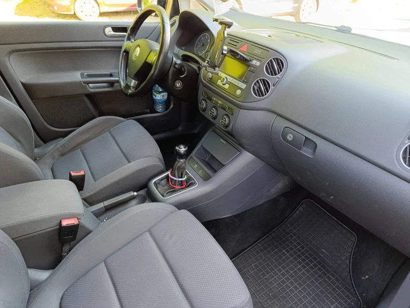 VW Golf Plus 2.0 TDI, снимка 9 - Автомобили и джипове - 52299717