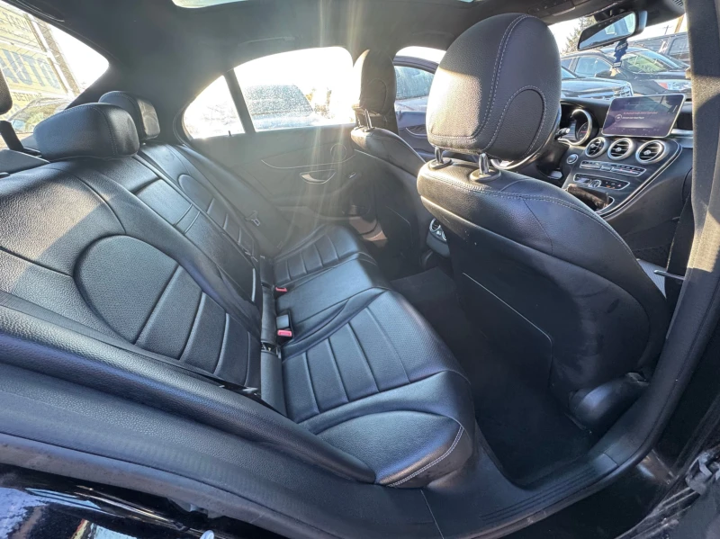 Mercedes-Benz C 300 AMG* KEYLESS* ПОДГРЕВ* КАМЕРА* , снимка 11 - Автомобили и джипове - 52294060