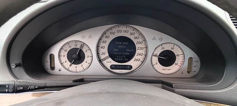 Mercedes-Benz E 270, снимка 8 - Автомобили и джипове - 52680253