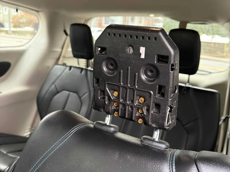 Chrysler Pacifica 2021 TOURING L * БЕЗ ПЪРВОНАЧАЛНА ВНОСКА* , снимка 11 - Автомобили и джипове - 52830180