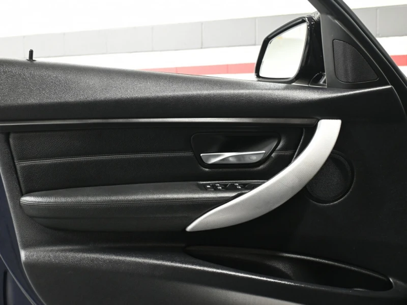 BMW 335 * 335i ///M No Accident Leather Navigation Sunroof, снимка 12 - Автомобили и джипове - 52931567