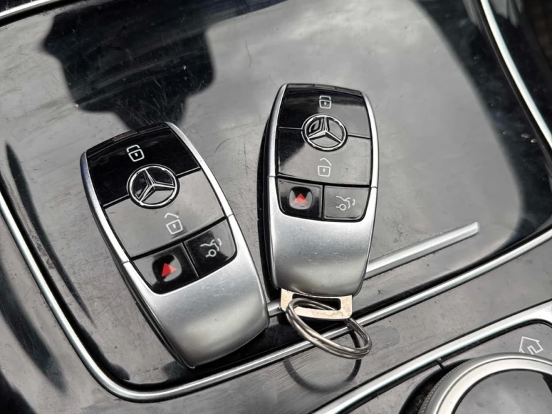 Mercedes-Benz E 400 * CARFAX * ЦЕНА ДО БГ, снимка 16 - Автомобили и джипове - 53132331