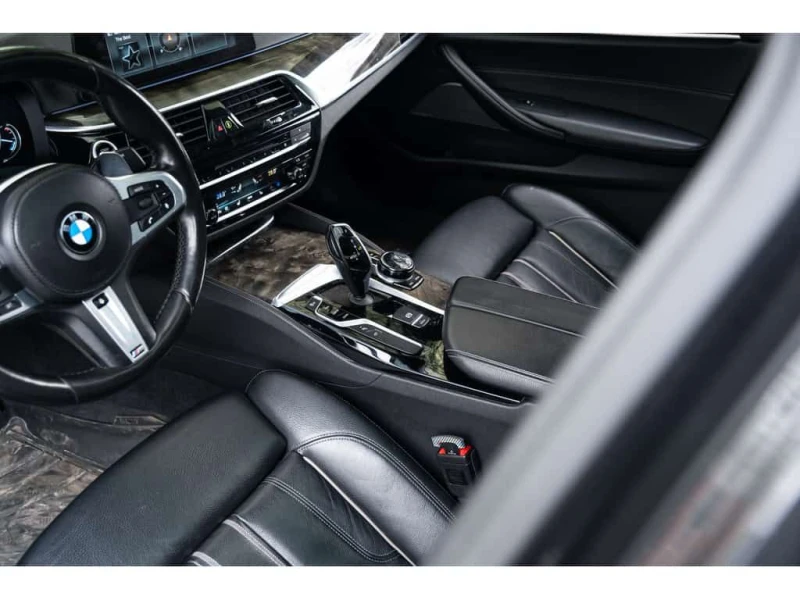 BMW 540 * 540d XDrive / No Accidents * CARFAX * ЦЕНА ДО БГ, снимка 14 - Автомобили и джипове - 53529012